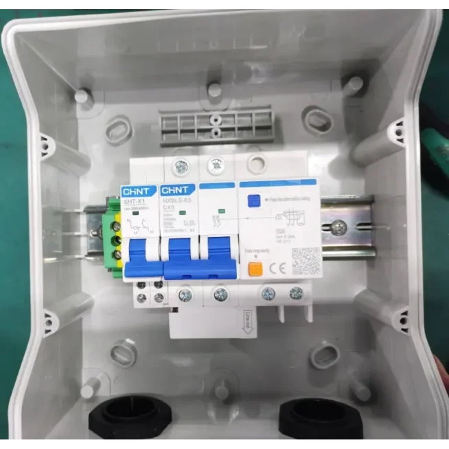 Boîtier protection AC monophasé vue avant